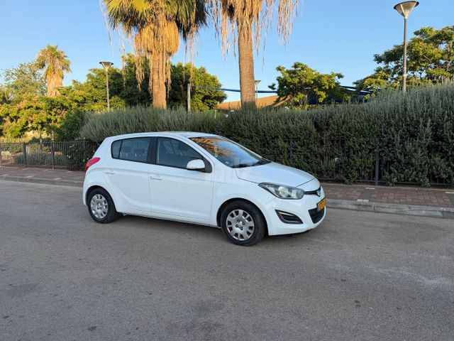 יונדאי i20
