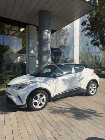מודעת רכב טויוטה C-HR