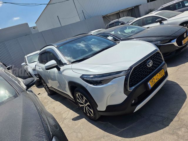טויוטה קורולה קרוס