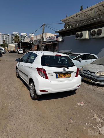טויוטה יאריס
