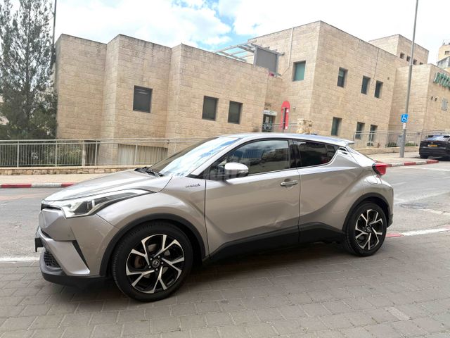 טויוטה C-HR