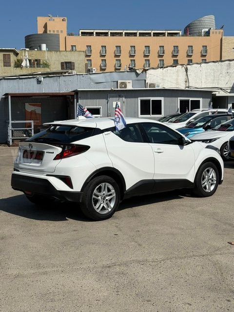 מודעת רכב טויוטה C-HR 2