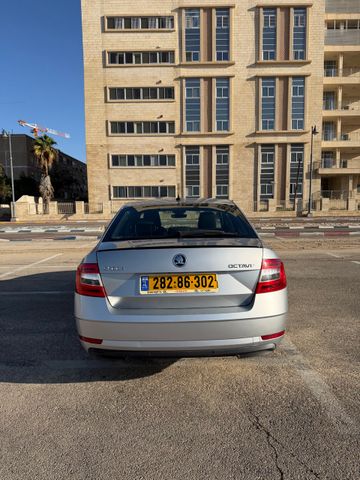 סקודה אוקטביה
