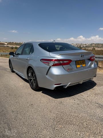 טויוטה קאמרי