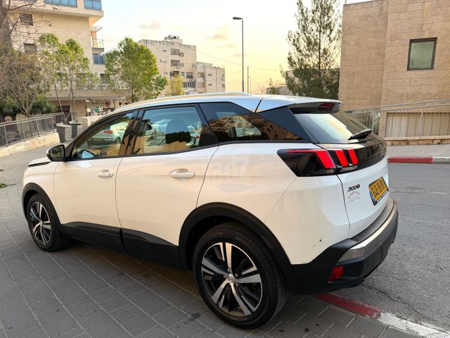 פיג'ו 3008
