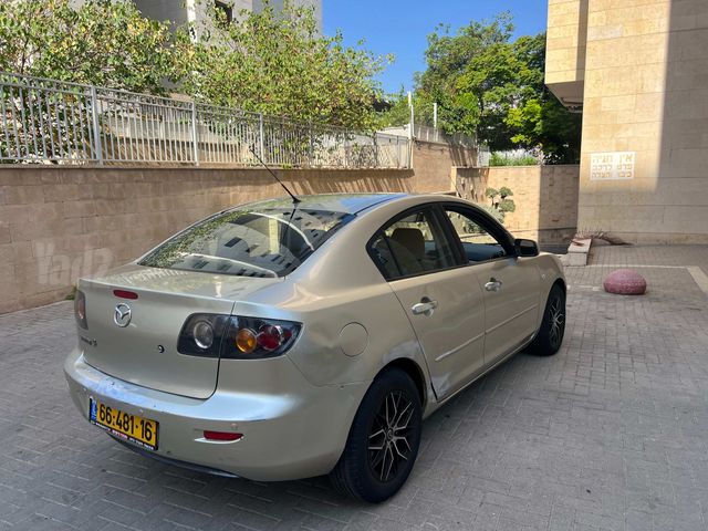 מאזדה 3