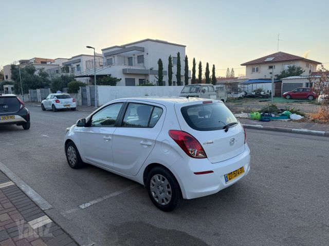יונדאי i20