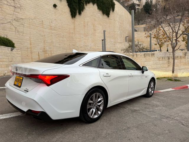 טויוטה אוולון