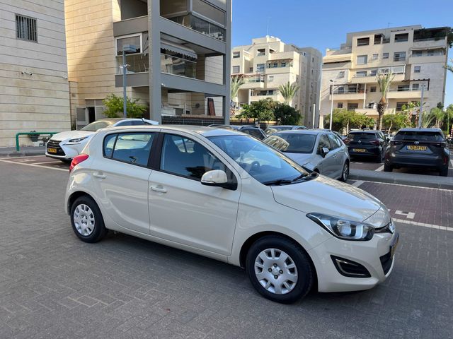 יונדאי i20