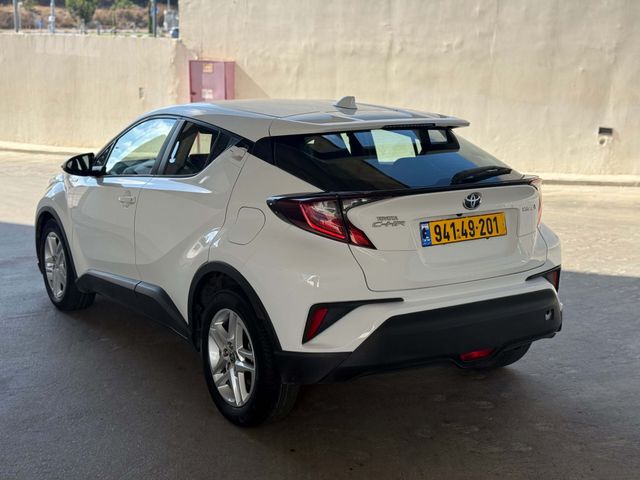 טויוטה C-HR