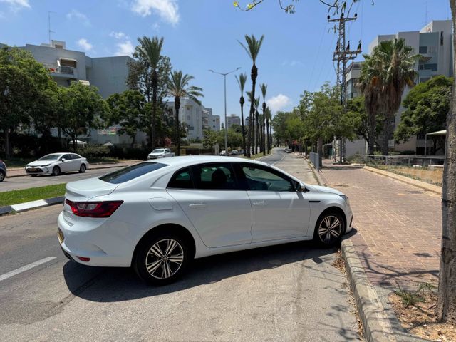 רנו מגאן