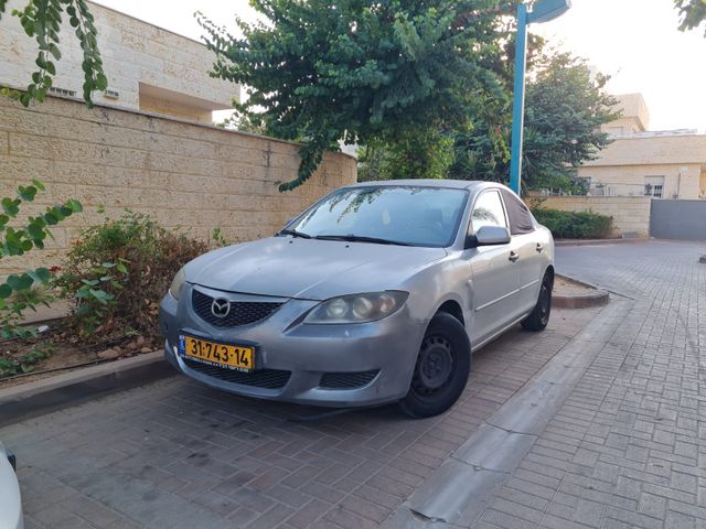 מודעת רכב מאזדה 3