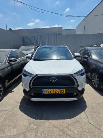 טויוטה קורולה קרוס