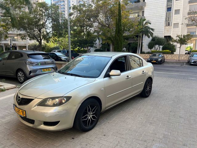 מודעת רכב מאזדה 3