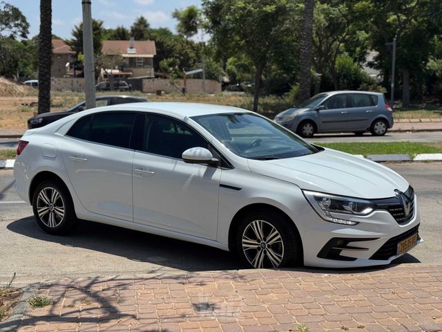רנו מגאן