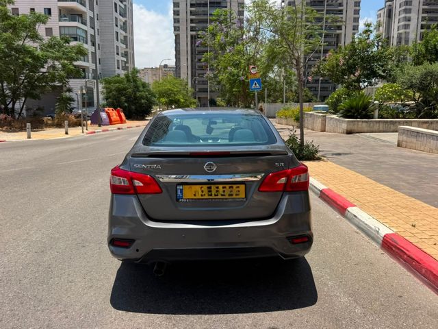 ניסאן סנטרה