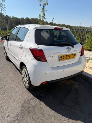 טויוטה יאריס