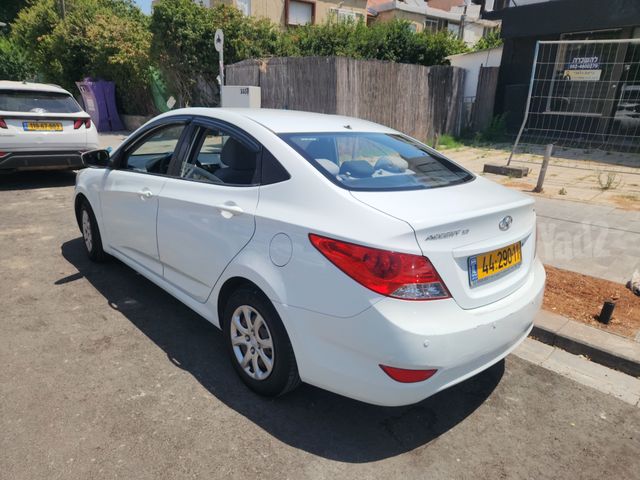 יונדאי אקסנט i25