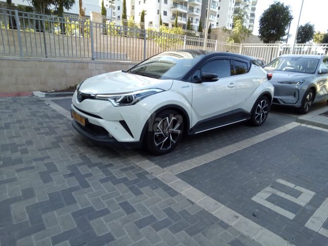 טויוטה C-HR