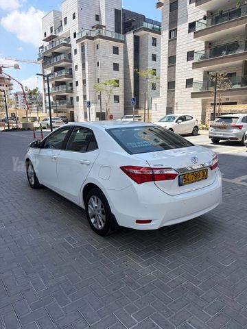 טויוטה קורולה