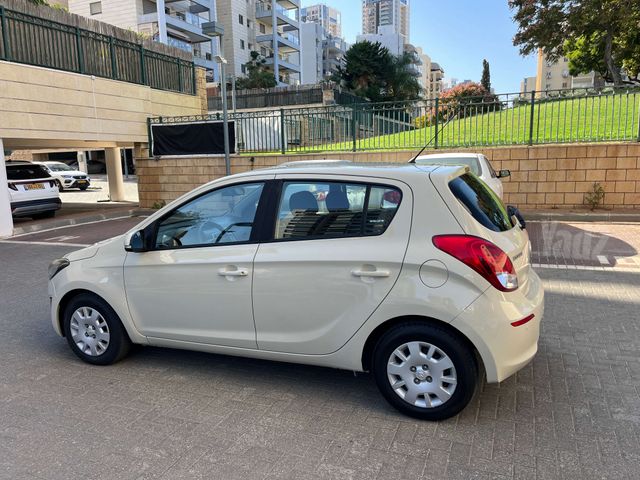 יונדאי i20