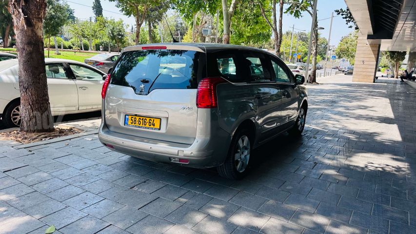 פיג'ו 5008
