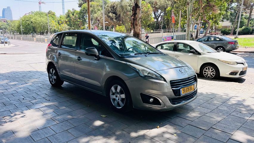 פיג'ו 5008