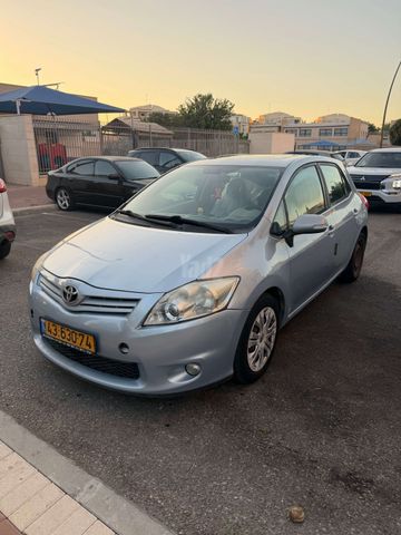 טויוטה אוריס
