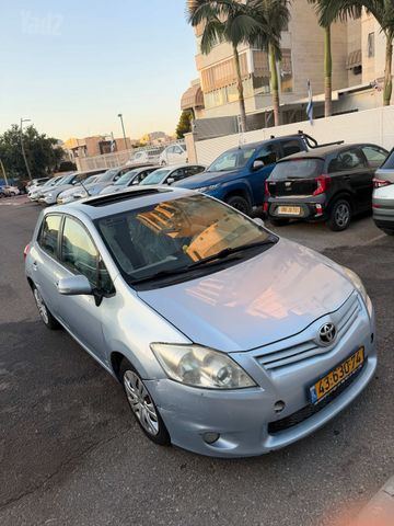מודעת רכב טויוטה אוריס 2