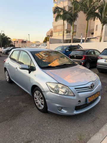 טויוטה אוריס