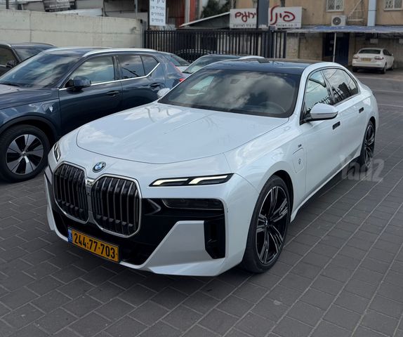 מודעת רכב ב מ וו סדרה 7