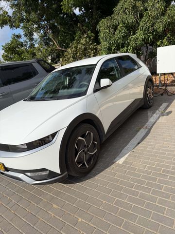 יונדאי איוניק 5