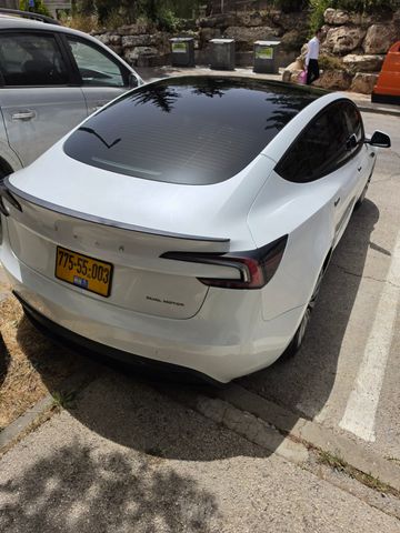 מודעת רכב טסלה מודל 3