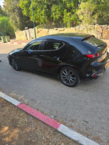 מאזדה 3