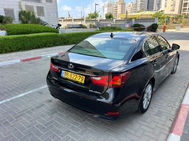 מודעת רכב לקסוס GS