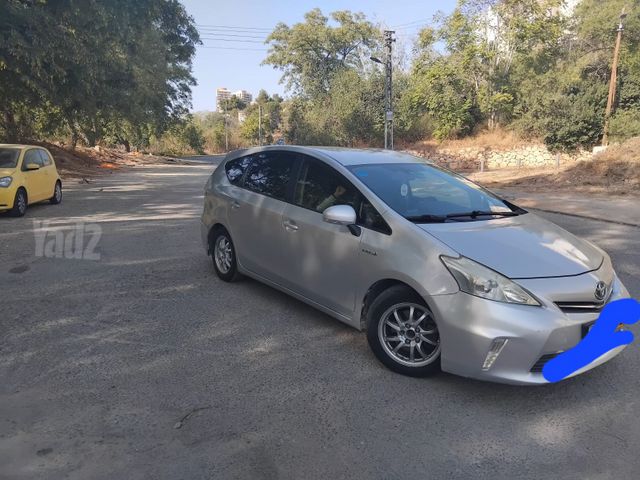 טויוטה פריוס פלוס
