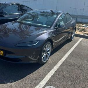 מודעת רכב טסלה מודל 3