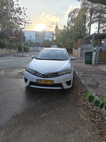 טויוטה קורולה