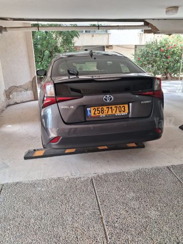 טויוטה פריוס