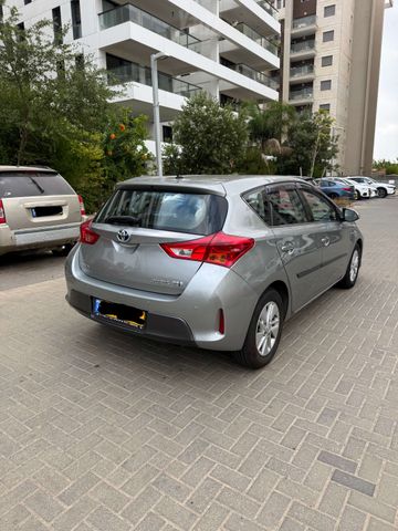 מודעת רכב טויוטה אוריס