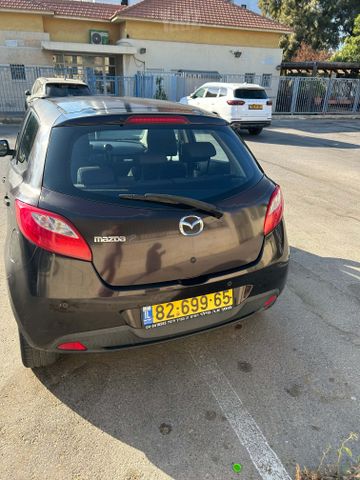 מודעת רכב מאזדה 2