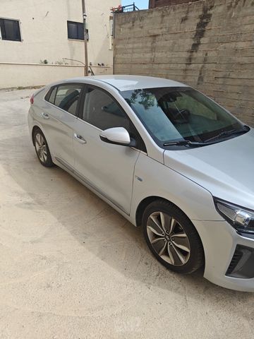 יונדאי איוניק