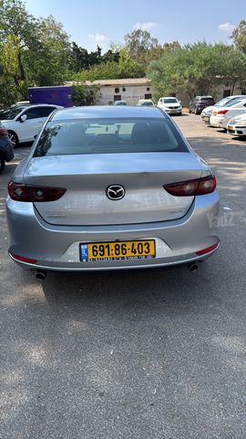 מאזדה 3