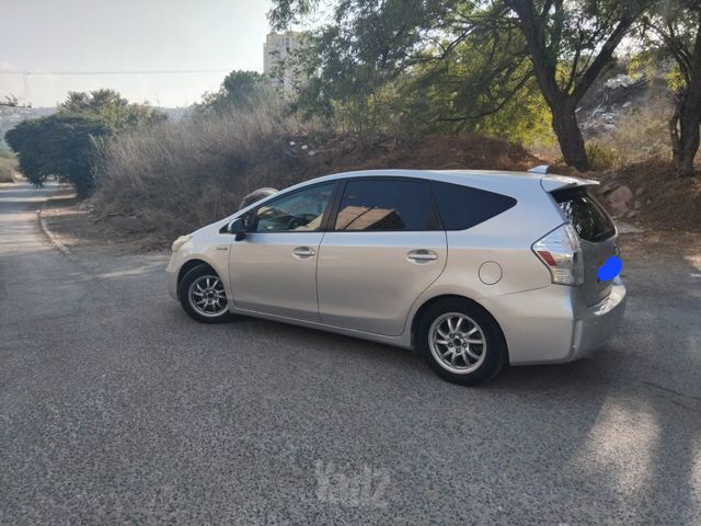טויוטה פריוס פלוס