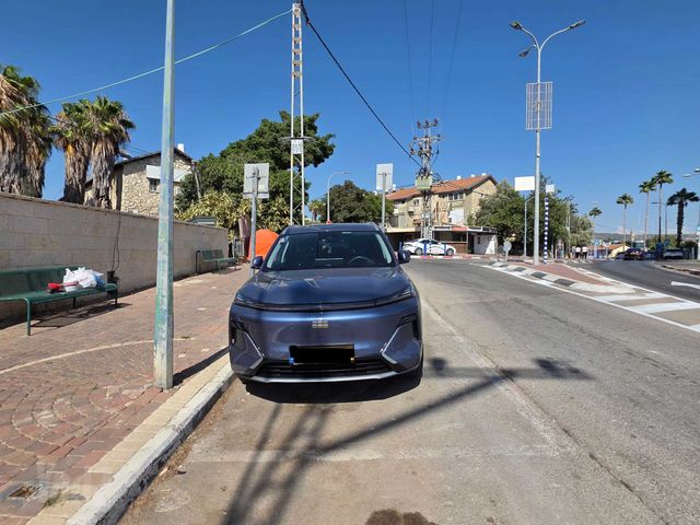 מודעת רכב ג׳ילי סטאריי EM-I