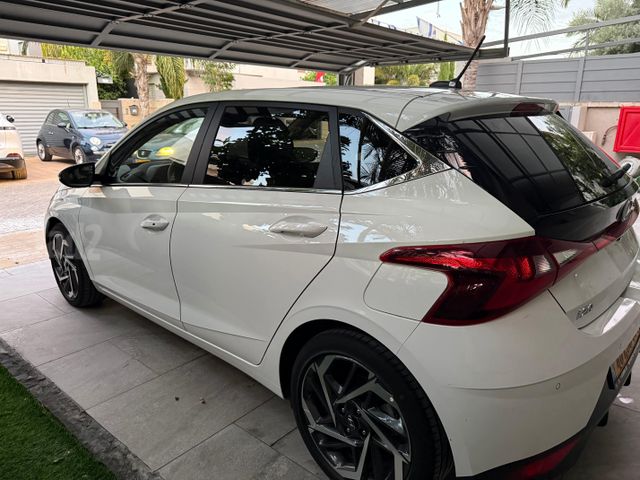 יונדאי i20