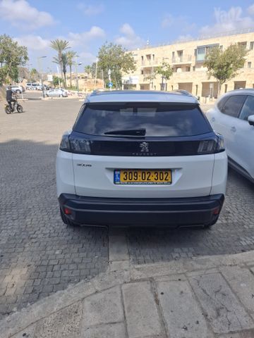 פיג'ו 3008
