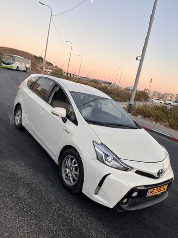 טויוטה פריוס פלוס