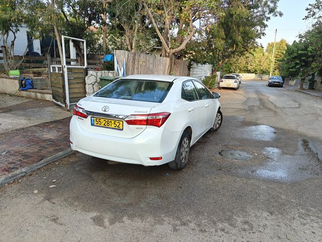 מודעת רכב טויוטה קורולה