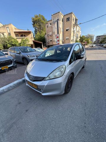 מודעת רכב הונדה ג'אז